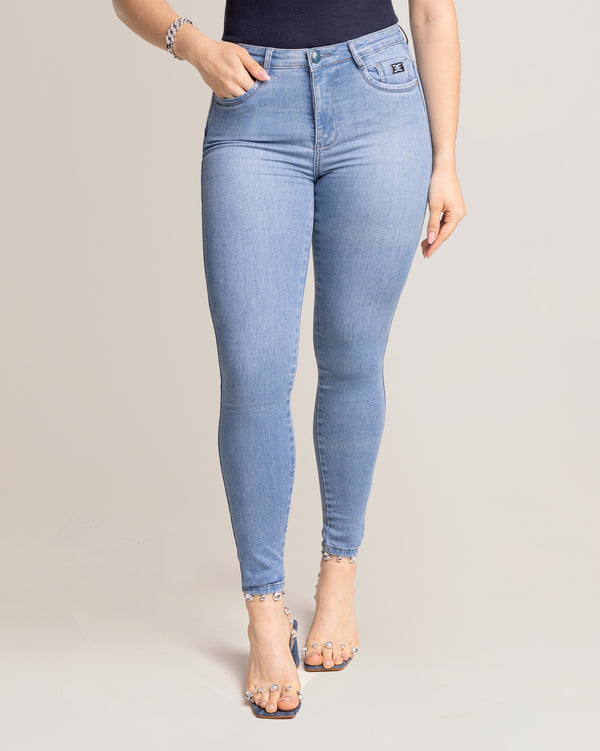 Calça Jeans Feminina Skinny Cintura No Lugar