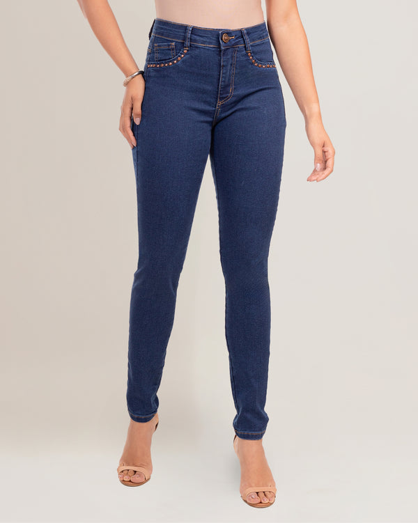 Calça Jeans Skinny Feminina Com Bordado de Tachas Nos Bolsos Frontais